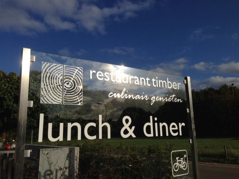 Terreininrichting en nieuw Terras voor “boutique hotel sterrenberg”