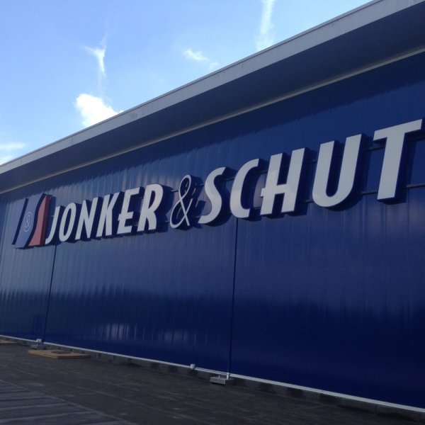 Opvallende uitbreiding Jonker & Schut